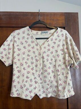 Vintage L.L. Bean Cream Short Sleeve Floral Button-Up Top